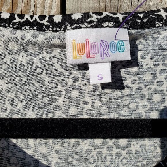 LuLaRoeāJuliaĀ Dressā - Picture 5 of 7